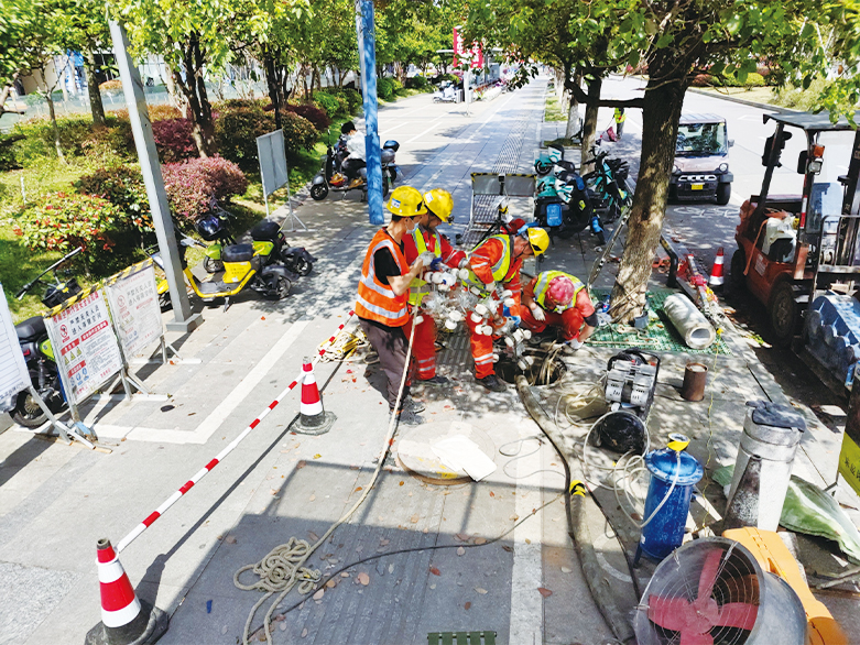  叙永UV-CIPP紫外光固化修复